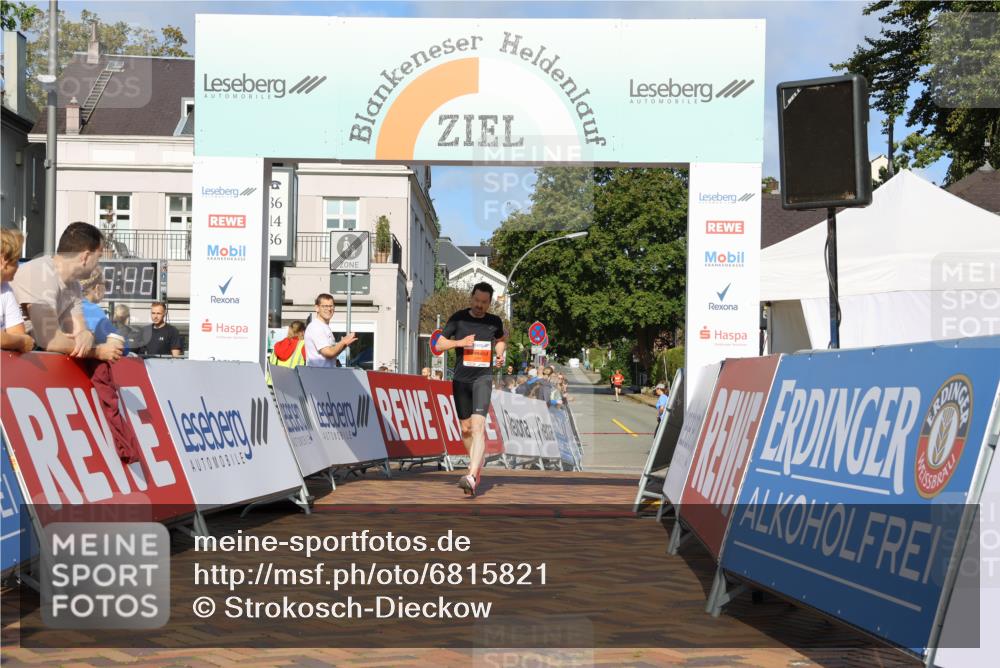 25.08.2024 - 20. Blankeneser Heldenlauf Strokosch-Dieckow http://msf.ph/oto/6815821 25.08.2024 09:37:20 Ziel 228 meine-sportfotos.de