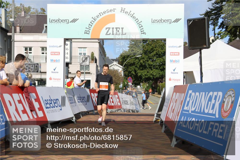25.08.2024 - 20. Blankeneser Heldenlauf Strokosch-Dieckow http://msf.ph/oto/6815857 25.08.2024 09:37:21 Ziel 228 meine-sportfotos.de
