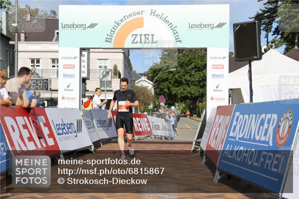 25.08.2024 - 20. Blankeneser Heldenlauf Strokosch-Dieckow http://msf.ph/oto/6815867 25.08.2024 09:37:21 Ziel 228 meine-sportfotos.de