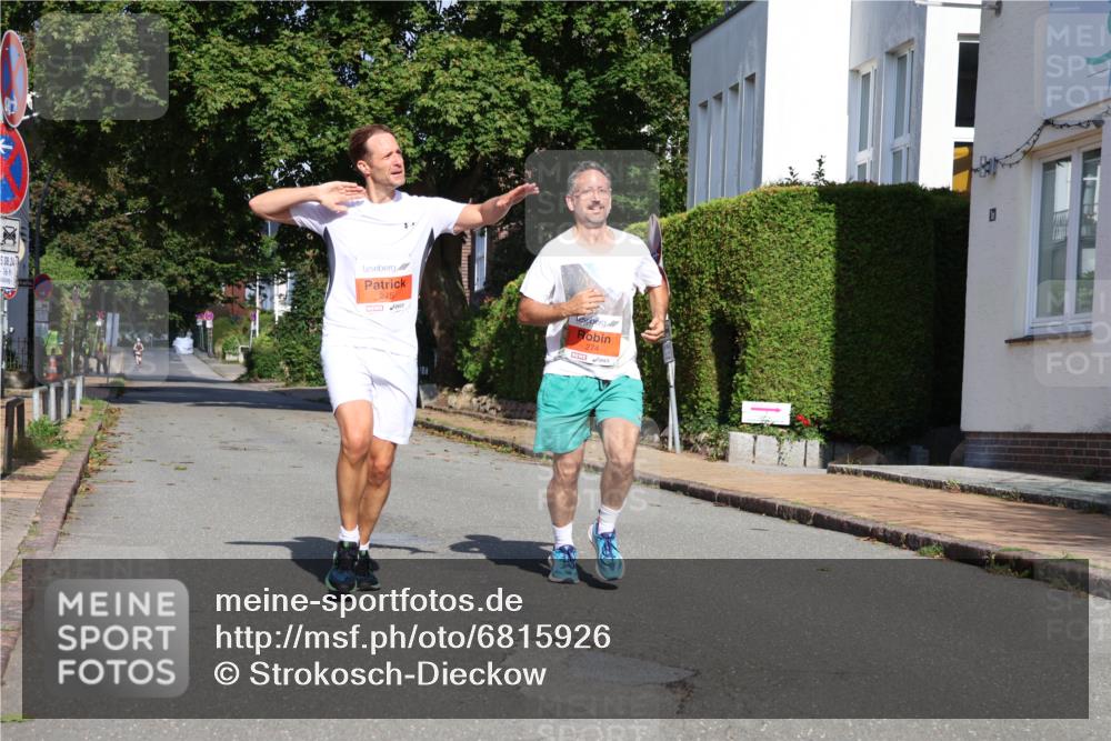 25.08.2024 - 20. Blankeneser Heldenlauf Strokosch-Dieckow http://msf.ph/oto/6815926 25.08.2024 09:43:09 Ziel 113, 274, 275 meine-sportfotos.de