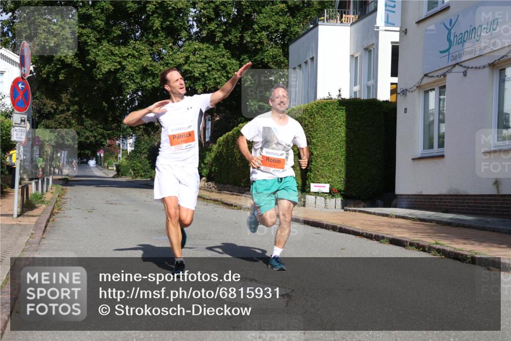 25.08.2024 - 20. Blankeneser Heldenlauf Strokosch-Dieckow http://msf.ph/oto/6815931 25.08.2024 09:43:09 Ziel 113, 274, 275 meine-sportfotos.de