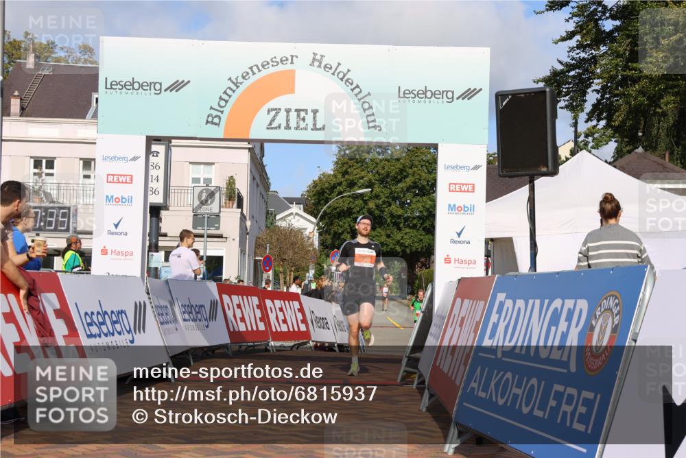 25.08.2024 - 20. Blankeneser Heldenlauf Strokosch-Dieckow http://msf.ph/oto/6815937 25.08.2024 09:38:09 Ziel 209, 242 meine-sportfotos.de