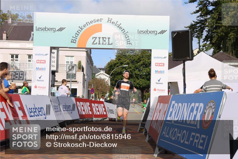 25.08.2024 - 20. Blankeneser Heldenlauf Strokosch-Dieckow http://msf.ph/oto/6815946 25.08.2024 09:38:09 Ziel 209, 242 meine-sportfotos.de