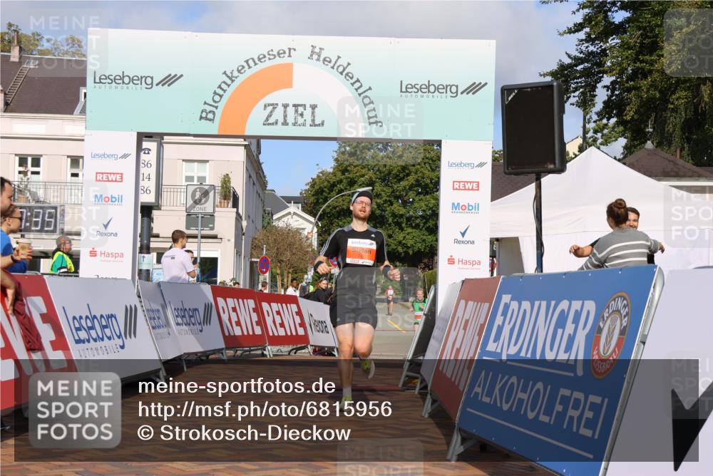 25.08.2024 - 20. Blankeneser Heldenlauf Strokosch-Dieckow http://msf.ph/oto/6815956 25.08.2024 09:38:09 Ziel 209, 242 meine-sportfotos.de