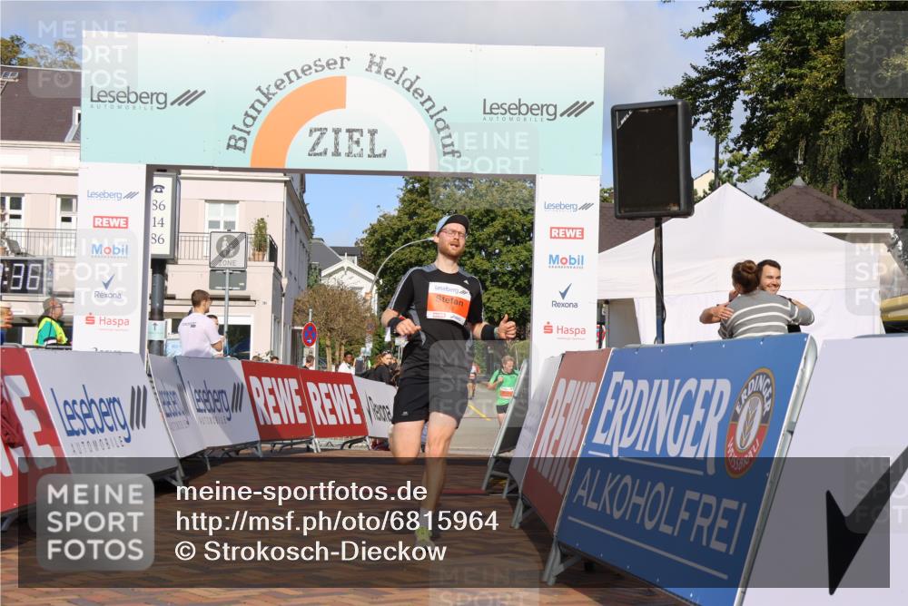 25.08.2024 - 20. Blankeneser Heldenlauf Strokosch-Dieckow http://msf.ph/oto/6815964 25.08.2024 09:38:10 Ziel 209, 242 meine-sportfotos.de