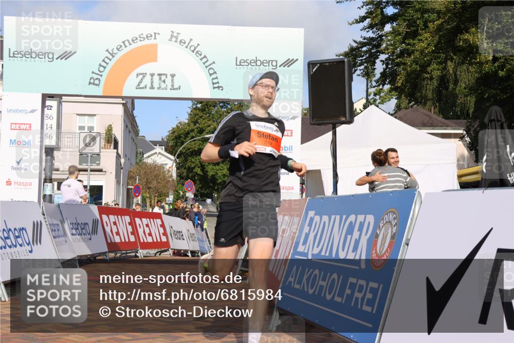 25.08.2024 - 20. Blankeneser Heldenlauf Strokosch-Dieckow http://msf.ph/oto/6815984 25.08.2024 09:38:10 Ziel 209, 242 meine-sportfotos.de