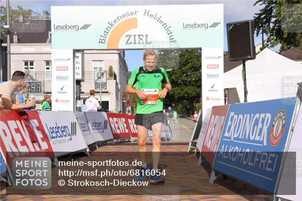 25.08.2024 - 20. Blankeneser Heldenlauf Strokosch-Dieckow http://msf.ph/oto/6816054 25.08.2024 09:38:15 Ziel 209, 242 meine-sportfotos.de