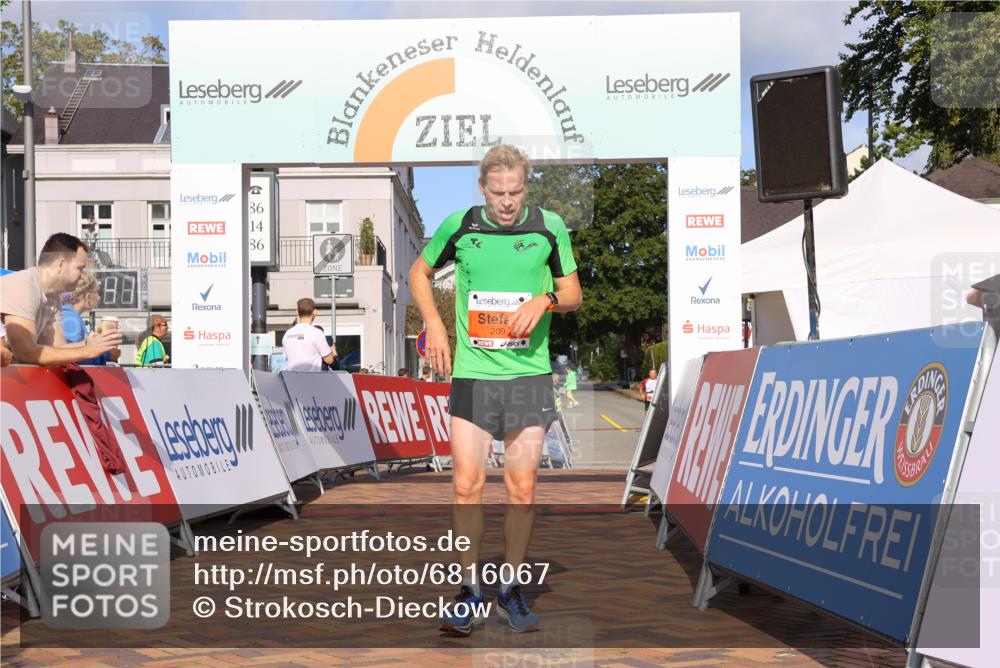 25.08.2024 - 20. Blankeneser Heldenlauf Strokosch-Dieckow http://msf.ph/oto/6816067 25.08.2024 09:38:15 Ziel 209, 242 meine-sportfotos.de