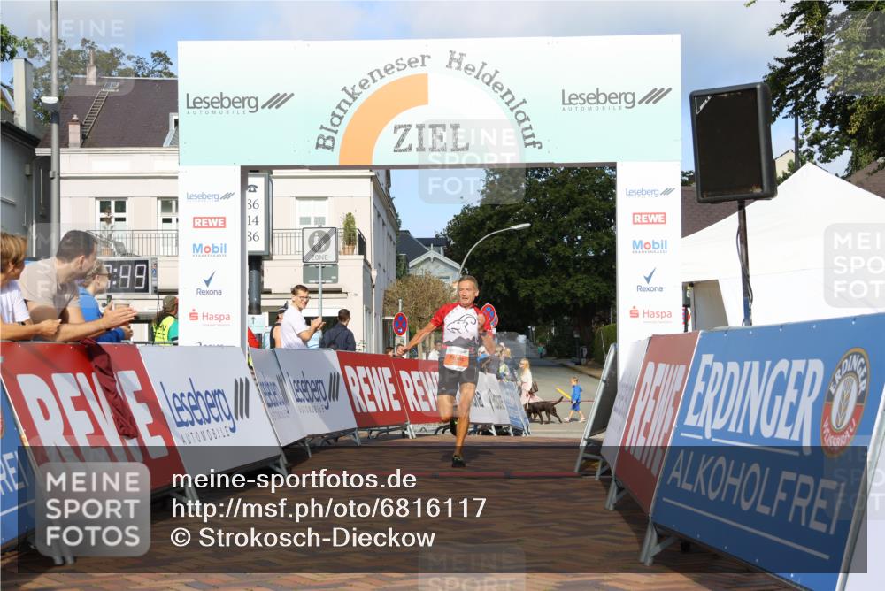 25.08.2024 - 20. Blankeneser Heldenlauf Strokosch-Dieckow http://msf.ph/oto/6816117 25.08.2024 09:38:23 Ziel 205 meine-sportfotos.de