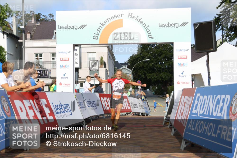 25.08.2024 - 20. Blankeneser Heldenlauf Strokosch-Dieckow http://msf.ph/oto/6816145 25.08.2024 09:38:24 Ziel 205 meine-sportfotos.de