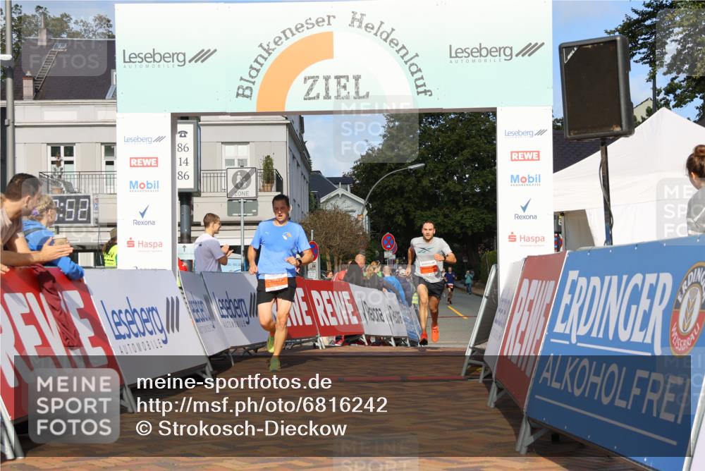 25.08.2024 - 20. Blankeneser Heldenlauf Strokosch-Dieckow http://msf.ph/oto/6816242 25.08.2024 09:39:25 Ziel 126, 145 meine-sportfotos.de