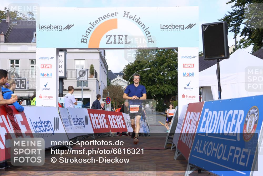 25.08.2024 - 20. Blankeneser Heldenlauf Strokosch-Dieckow http://msf.ph/oto/6816321 25.08.2024 09:39:35 Ziel 145, 156, 265 meine-sportfotos.de
