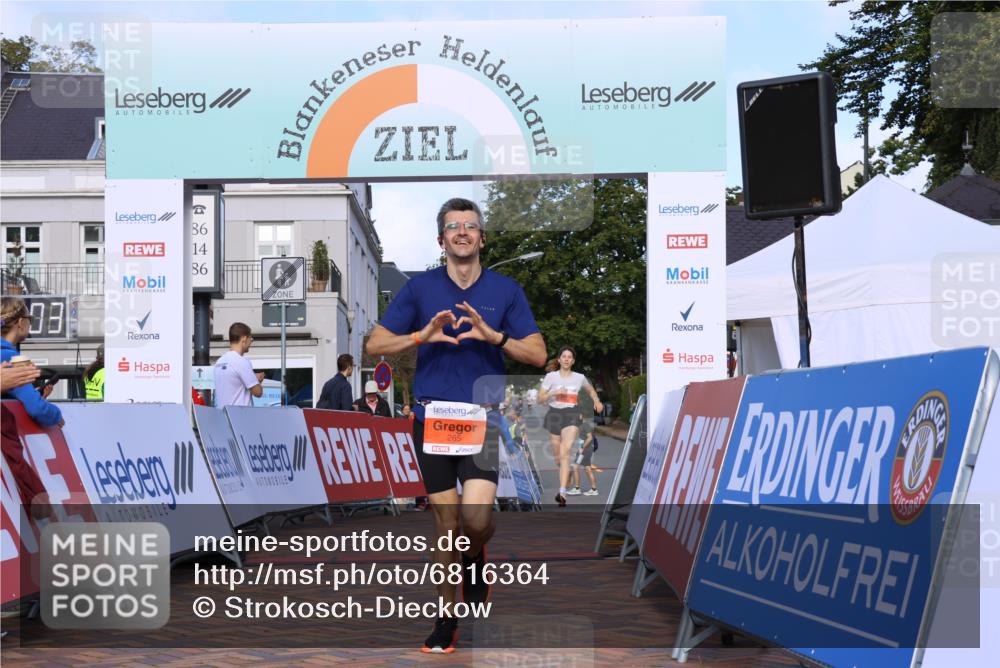 25.08.2024 - 20. Blankeneser Heldenlauf Strokosch-Dieckow http://msf.ph/oto/6816364 25.08.2024 09:39:37 Ziel 156, 265 meine-sportfotos.de