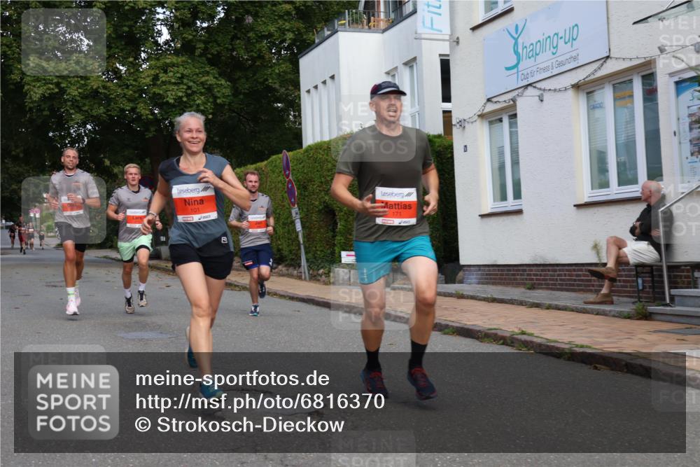 25.08.2024 - 20. Blankeneser Heldenlauf Strokosch-Dieckow http://msf.ph/oto/6816370 25.08.2024 09:45:32 Ziel 101, 171, 243, 266, 271, 273 meine-sportfotos.de