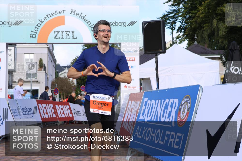 25.08.2024 - 20. Blankeneser Heldenlauf Strokosch-Dieckow http://msf.ph/oto/6816383 25.08.2024 09:39:37 Ziel 156, 265 meine-sportfotos.de