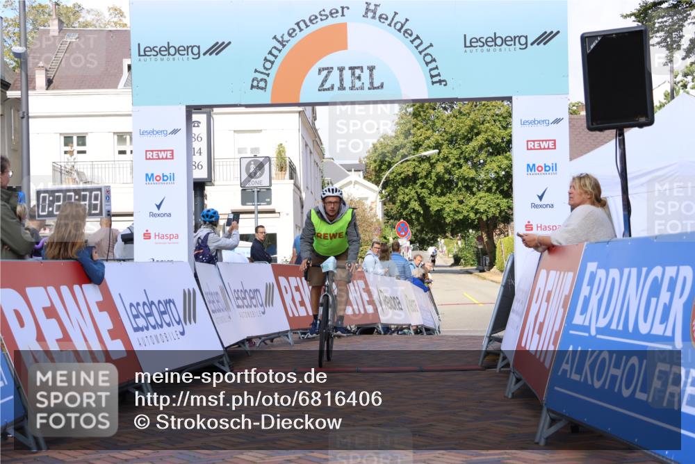 25.08.2024 - 20. Blankeneser Heldenlauf Strokosch-Dieckow http://msf.ph/oto/6816406 25.08.2024 10:08:58 Ziel  meine-sportfotos.de
