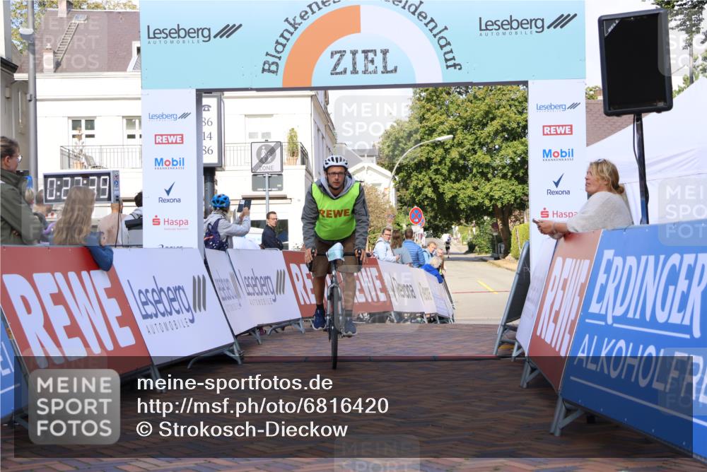 25.08.2024 - 20. Blankeneser Heldenlauf Strokosch-Dieckow http://msf.ph/oto/6816420 25.08.2024 10:08:58 Ziel  meine-sportfotos.de