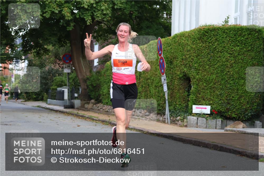 25.08.2024 - 20. Blankeneser Heldenlauf Strokosch-Dieckow http://msf.ph/oto/6816451 25.08.2024 09:45:37 Ziel 188, 243, 249, 266, 271, 273 meine-sportfotos.de