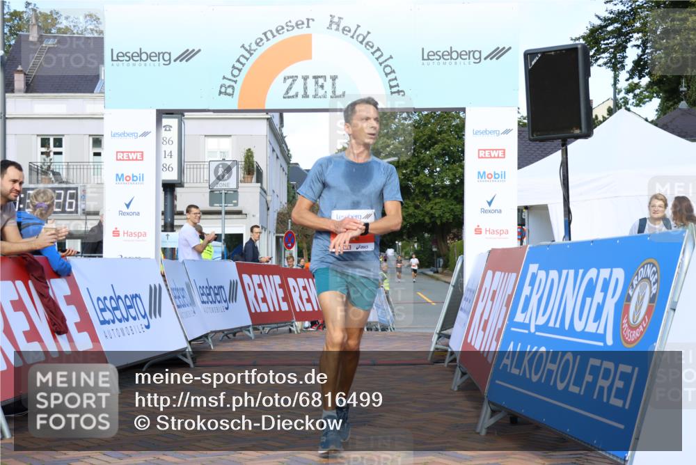 25.08.2024 - 20. Blankeneser Heldenlauf Strokosch-Dieckow http://msf.ph/oto/6816499 25.08.2024 09:39:59 Ziel 208 meine-sportfotos.de