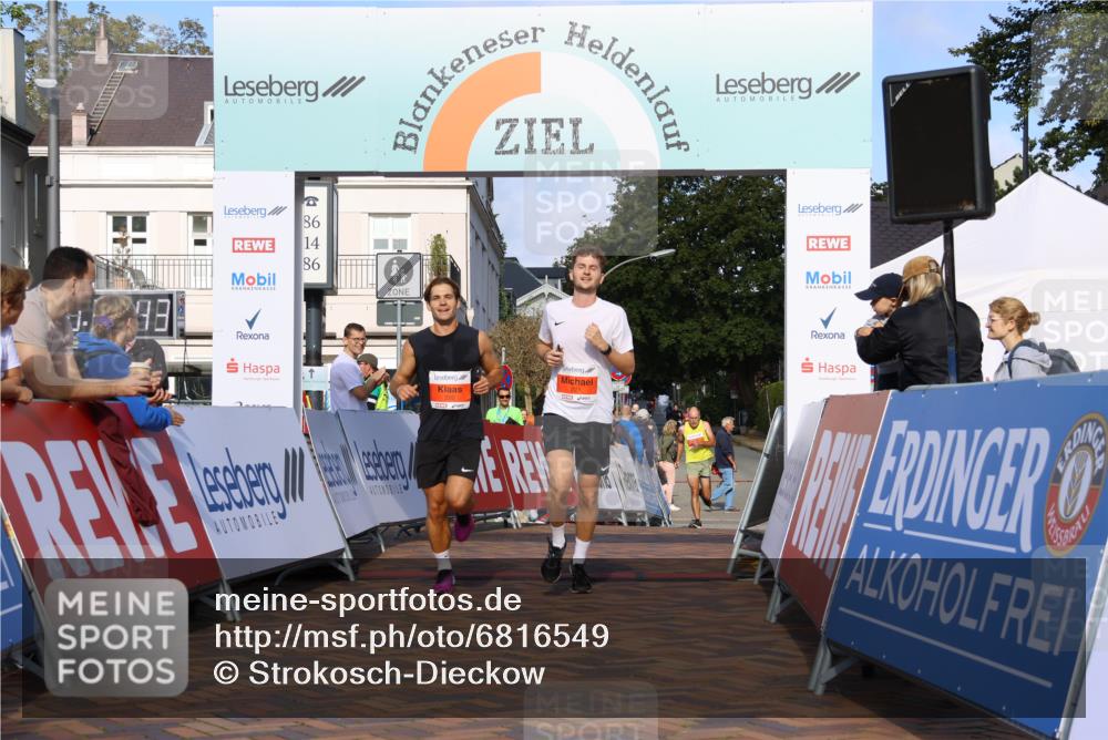 25.08.2024 - 20. Blankeneser Heldenlauf Strokosch-Dieckow http://msf.ph/oto/6816549 25.08.2024 09:40:16 Ziel 220, 221, 233 meine-sportfotos.de