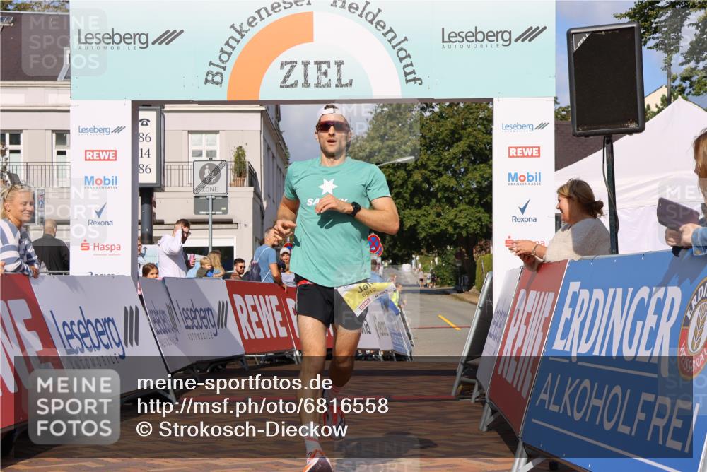 25.08.2024 - 20. Blankeneser Heldenlauf Strokosch-Dieckow http://msf.ph/oto/6816558 25.08.2024 10:10:12 Ziel 6012 meine-sportfotos.de