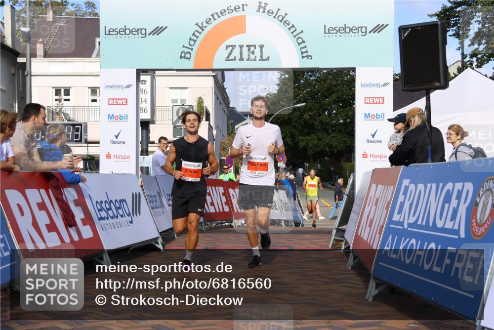 25.08.2024 - 20. Blankeneser Heldenlauf Strokosch-Dieckow http://msf.ph/oto/6816560 25.08.2024 09:40:16 Ziel 220, 221, 233 meine-sportfotos.de