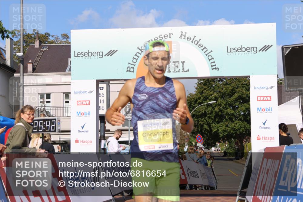25.08.2024 - 20. Blankeneser Heldenlauf Strokosch-Dieckow http://msf.ph/oto/6816654 25.08.2024 10:11:01 Ziel 6361 meine-sportfotos.de
