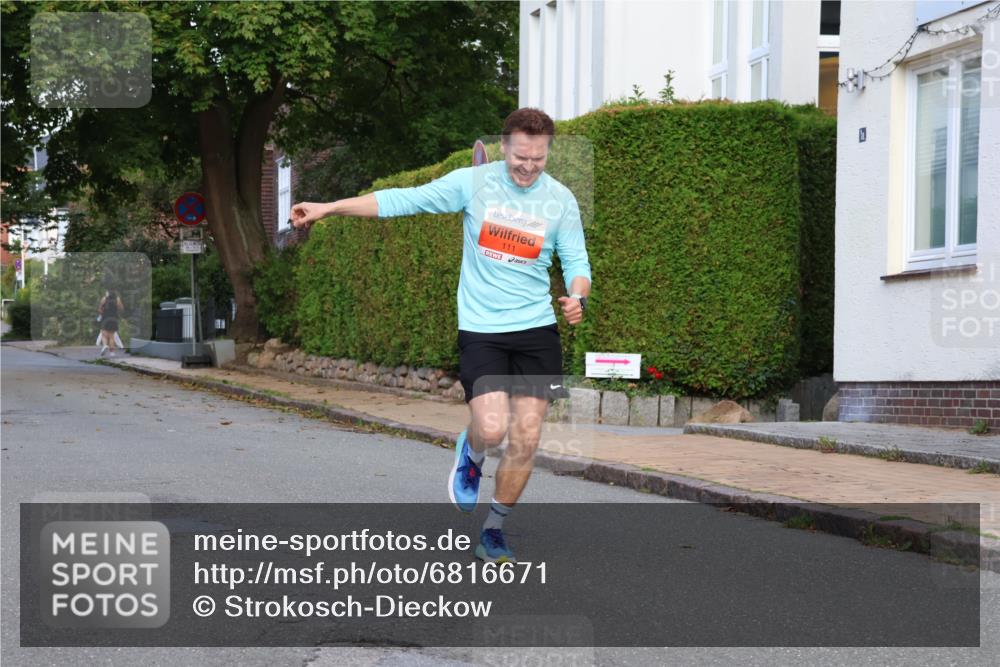 25.08.2024 - 20. Blankeneser Heldenlauf Strokosch-Dieckow http://msf.ph/oto/6816671 25.08.2024 09:46:26 Ziel 111, 157 meine-sportfotos.de