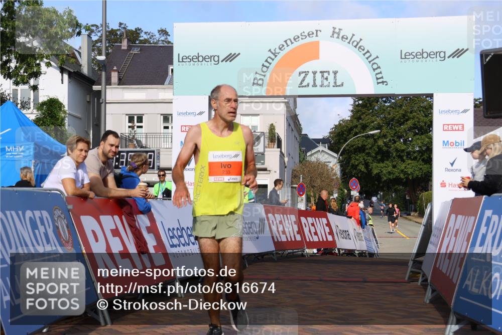 25.08.2024 - 20. Blankeneser Heldenlauf Strokosch-Dieckow http://msf.ph/oto/6816674 25.08.2024 09:40:21 Ziel 220, 221, 233 meine-sportfotos.de