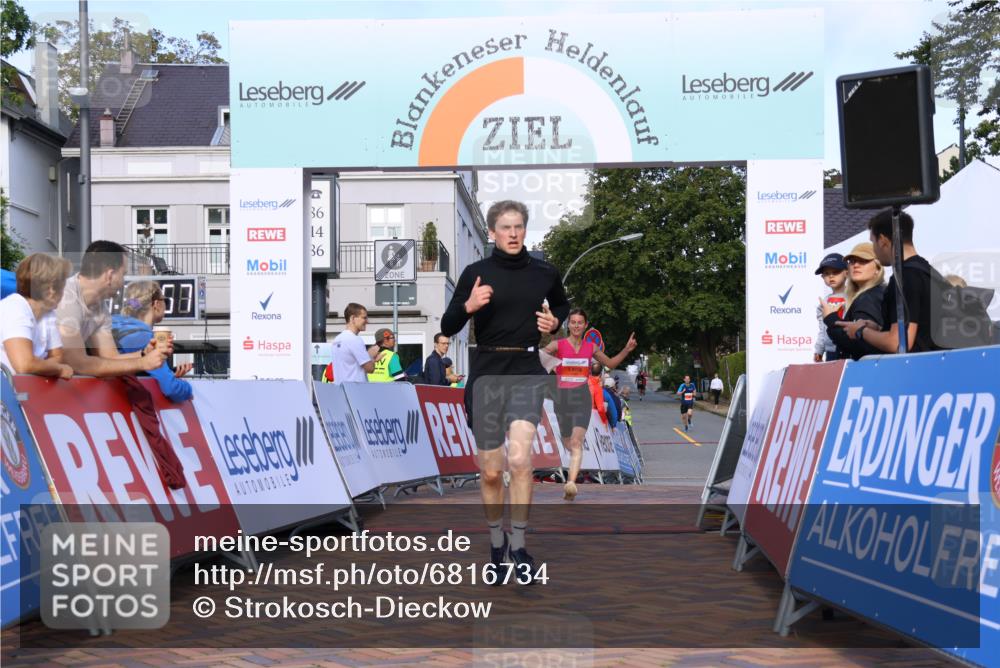 25.08.2024 - 20. Blankeneser Heldenlauf Strokosch-Dieckow http://msf.ph/oto/6816734 25.08.2024 09:40:30 Ziel 140, 198 meine-sportfotos.de