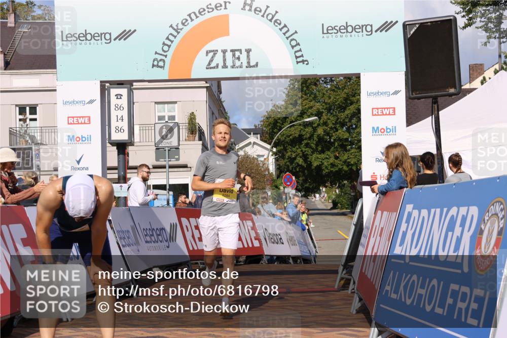 25.08.2024 - 20. Blankeneser Heldenlauf Strokosch-Dieckow http://msf.ph/oto/6816798 25.08.2024 10:11:59 Ziel 6284 meine-sportfotos.de