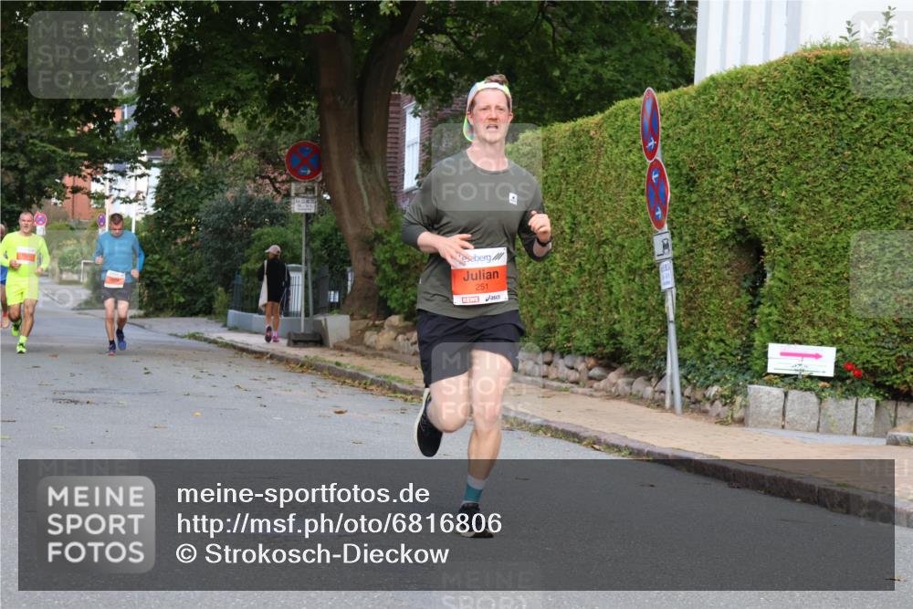 25.08.2024 - 20. Blankeneser Heldenlauf Strokosch-Dieckow http://msf.ph/oto/6816806 25.08.2024 09:46:58 Ziel 239, 240, 251 meine-sportfotos.de