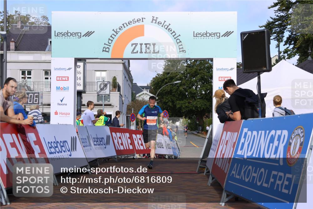 25.08.2024 - 20. Blankeneser Heldenlauf Strokosch-Dieckow http://msf.ph/oto/6816809 25.08.2024 09:40:39 Ziel 140, 262 meine-sportfotos.de