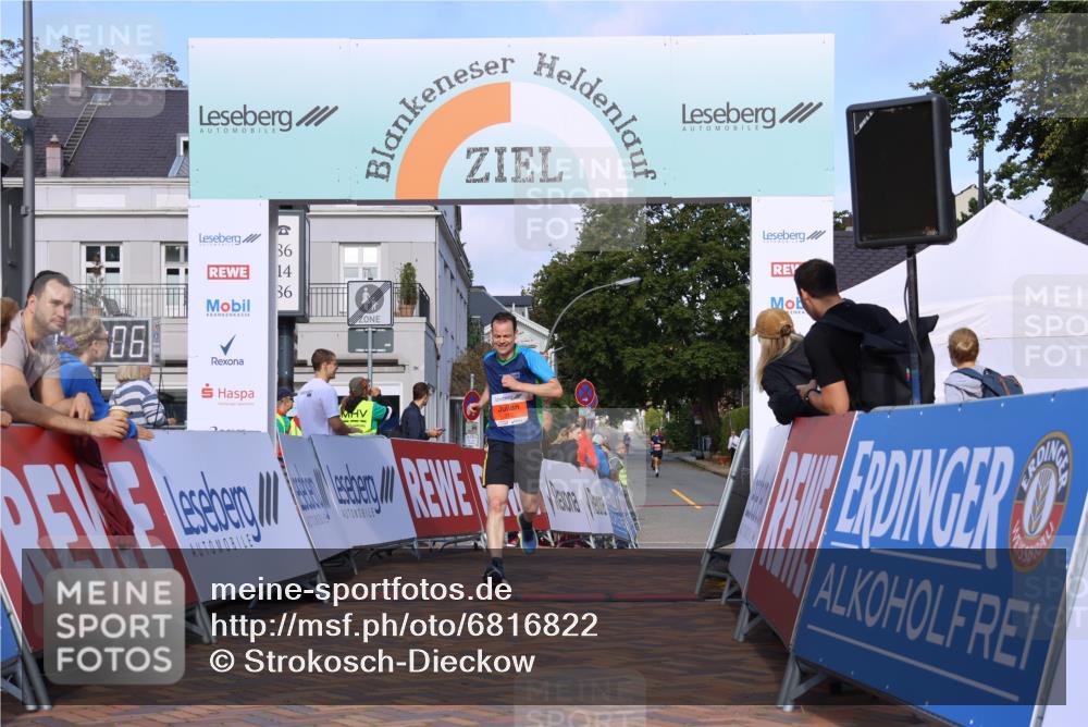 25.08.2024 - 20. Blankeneser Heldenlauf Strokosch-Dieckow http://msf.ph/oto/6816822 25.08.2024 09:40:39 Ziel 140, 262 meine-sportfotos.de