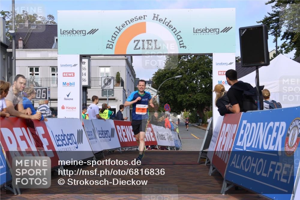 25.08.2024 - 20. Blankeneser Heldenlauf Strokosch-Dieckow http://msf.ph/oto/6816836 25.08.2024 09:40:40 Ziel 262 meine-sportfotos.de