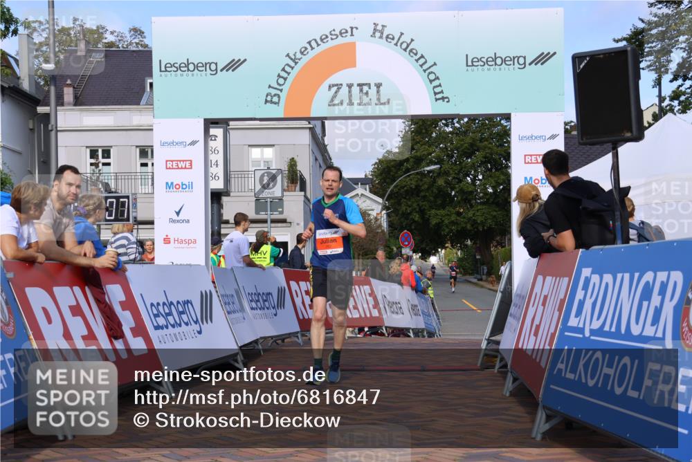 25.08.2024 - 20. Blankeneser Heldenlauf Strokosch-Dieckow http://msf.ph/oto/6816847 25.08.2024 09:40:40 Ziel 262 meine-sportfotos.de