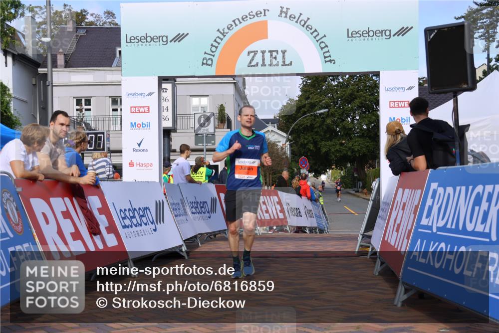 25.08.2024 - 20. Blankeneser Heldenlauf Strokosch-Dieckow http://msf.ph/oto/6816859 25.08.2024 09:40:40 Ziel 262 meine-sportfotos.de