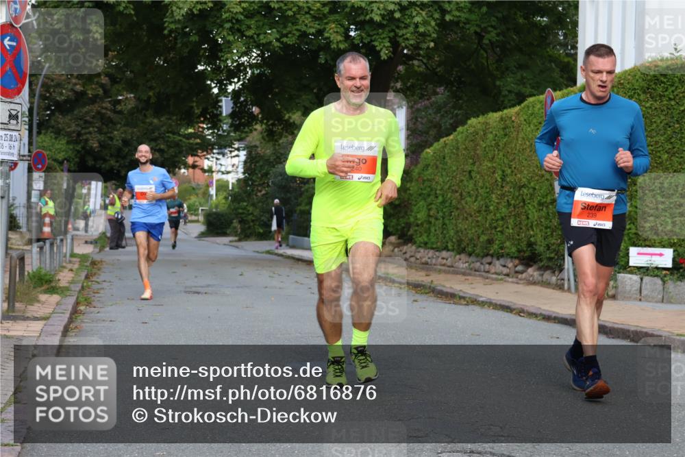 25.08.2024 - 20. Blankeneser Heldenlauf Strokosch-Dieckow http://msf.ph/oto/6816876 25.08.2024 09:47:06 Ziel 179, 239, 240 meine-sportfotos.de