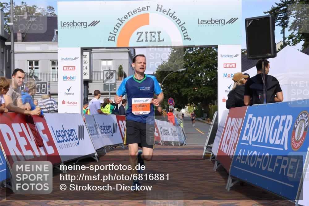 25.08.2024 - 20. Blankeneser Heldenlauf Strokosch-Dieckow http://msf.ph/oto/6816881 25.08.2024 09:40:41 Ziel 262 meine-sportfotos.de