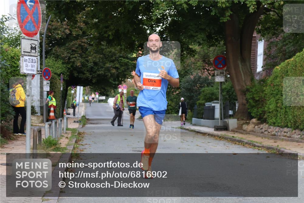 25.08.2024 - 20. Blankeneser Heldenlauf Strokosch-Dieckow http://msf.ph/oto/6816902 25.08.2024 09:47:08 Ziel 179, 239, 240 meine-sportfotos.de