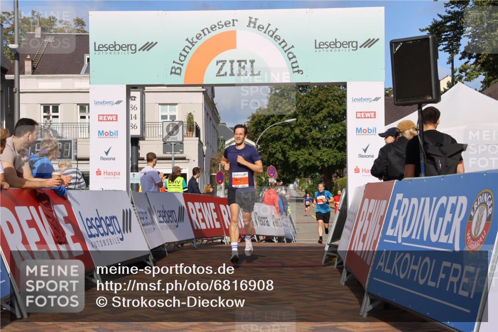 25.08.2024 - 20. Blankeneser Heldenlauf Strokosch-Dieckow http://msf.ph/oto/6816908 25.08.2024 09:40:55 Ziel 137, 152 meine-sportfotos.de