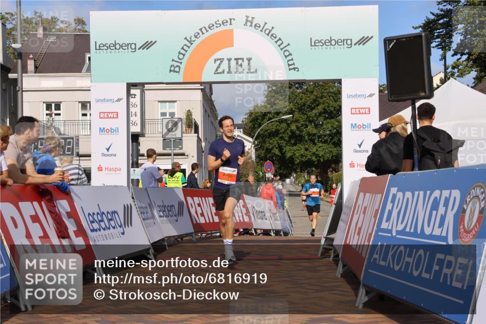 25.08.2024 - 20. Blankeneser Heldenlauf Strokosch-Dieckow http://msf.ph/oto/6816919 25.08.2024 09:40:55 Ziel 137, 152 meine-sportfotos.de