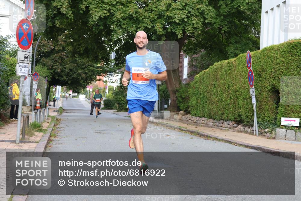 25.08.2024 - 20. Blankeneser Heldenlauf Strokosch-Dieckow http://msf.ph/oto/6816922 25.08.2024 09:47:09 Ziel 179, 239, 240 meine-sportfotos.de