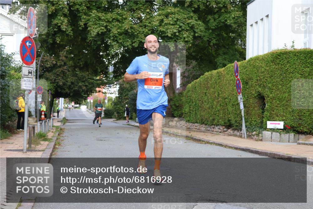 25.08.2024 - 20. Blankeneser Heldenlauf Strokosch-Dieckow http://msf.ph/oto/6816928 25.08.2024 09:47:09 Ziel 179, 239, 240 meine-sportfotos.de
