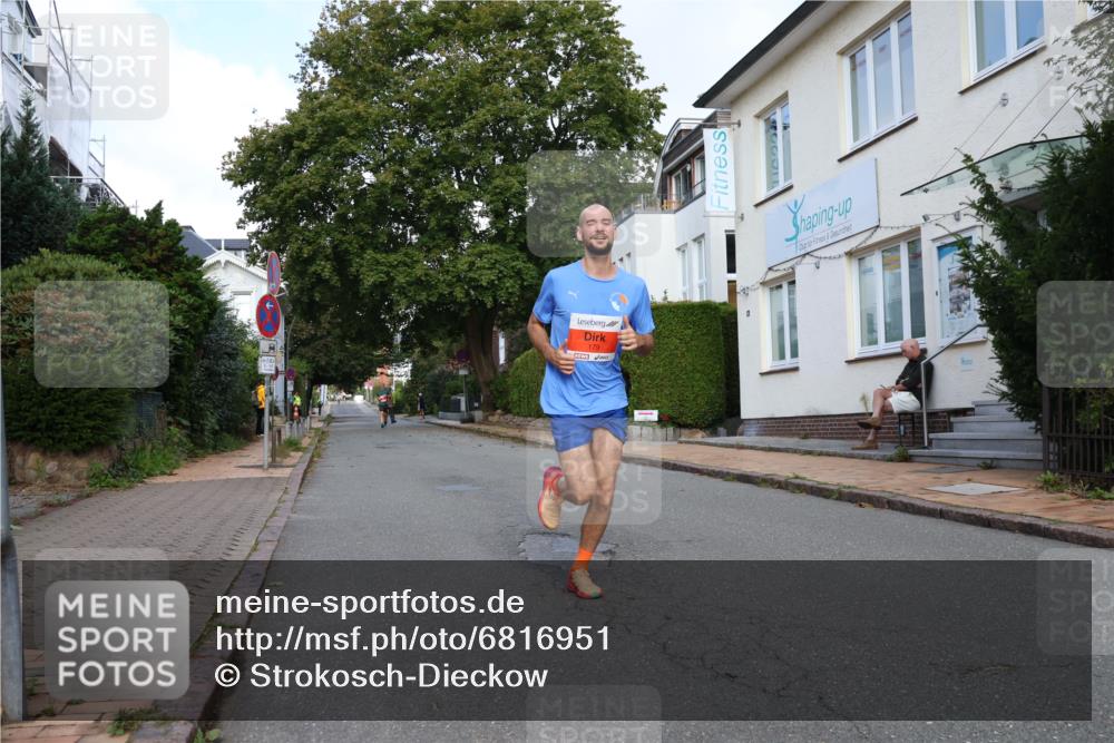 25.08.2024 - 20. Blankeneser Heldenlauf Strokosch-Dieckow http://msf.ph/oto/6816951 25.08.2024 09:47:10 Ziel 179, 239, 240 meine-sportfotos.de