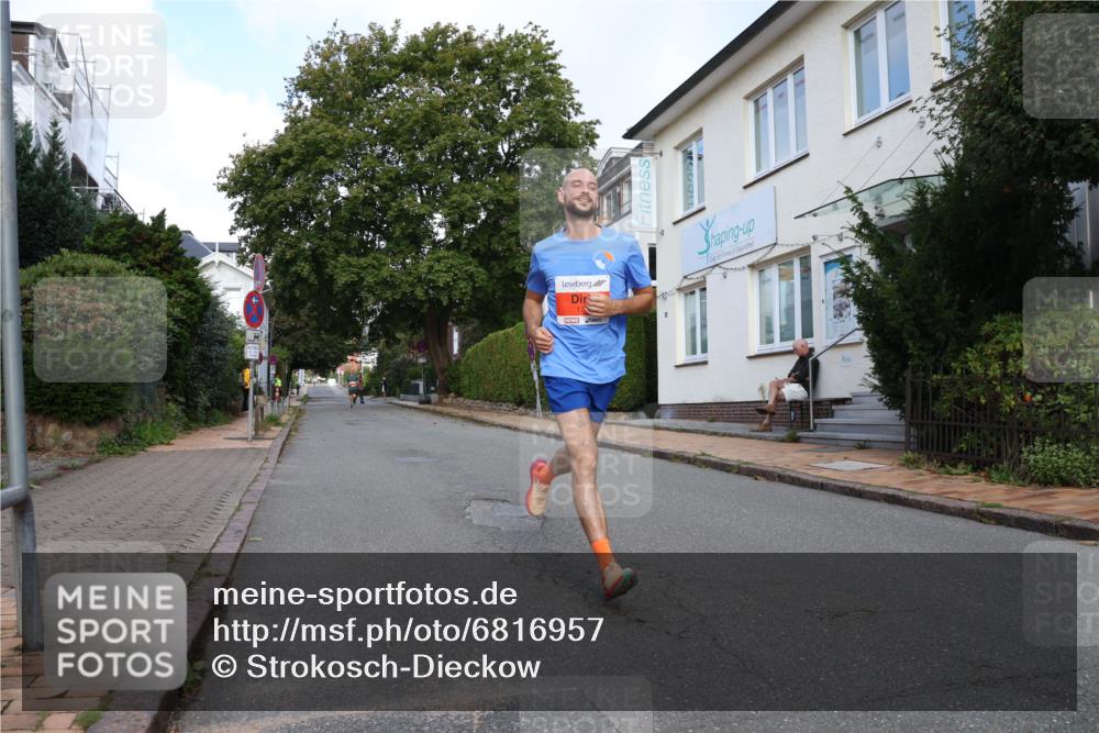 25.08.2024 - 20. Blankeneser Heldenlauf Strokosch-Dieckow http://msf.ph/oto/6816957 25.08.2024 09:47:11 Ziel 141, 179, 239, 240 meine-sportfotos.de