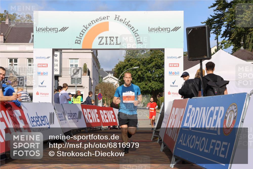 25.08.2024 - 20. Blankeneser Heldenlauf Strokosch-Dieckow http://msf.ph/oto/6816979 25.08.2024 09:40:59 Ziel 137, 152, 204 meine-sportfotos.de