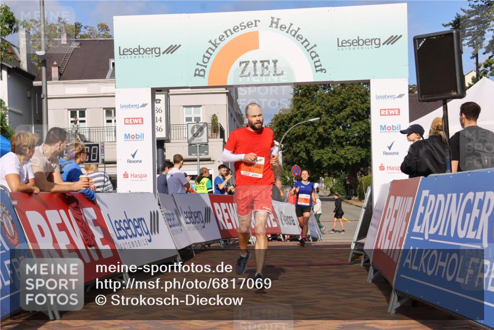 25.08.2024 - 20. Blankeneser Heldenlauf Strokosch-Dieckow http://msf.ph/oto/6817069 25.08.2024 09:41:04 Ziel 137, 204, 244 meine-sportfotos.de