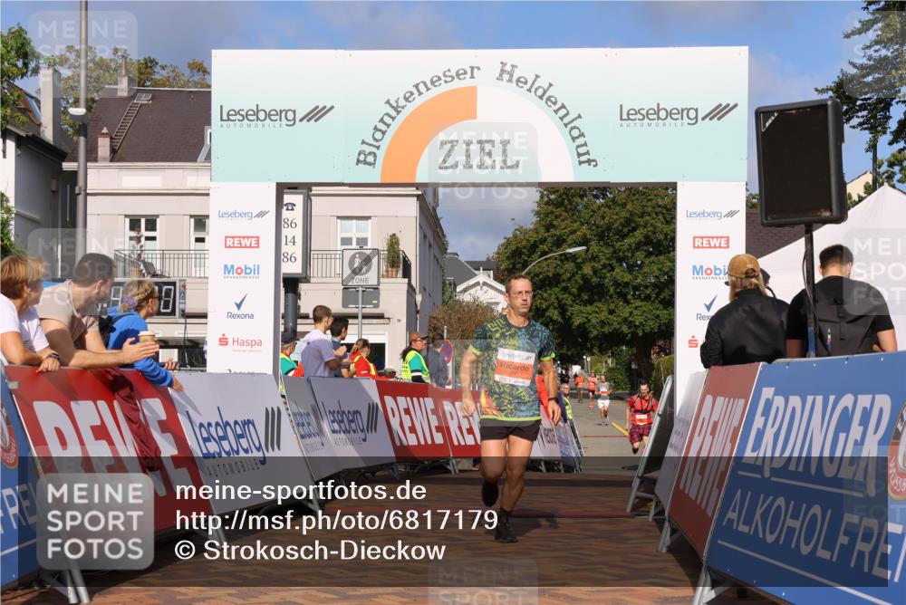 25.08.2024 - 20. Blankeneser Heldenlauf Strokosch-Dieckow http://msf.ph/oto/6817179 25.08.2024 09:41:33 Ziel 206 meine-sportfotos.de