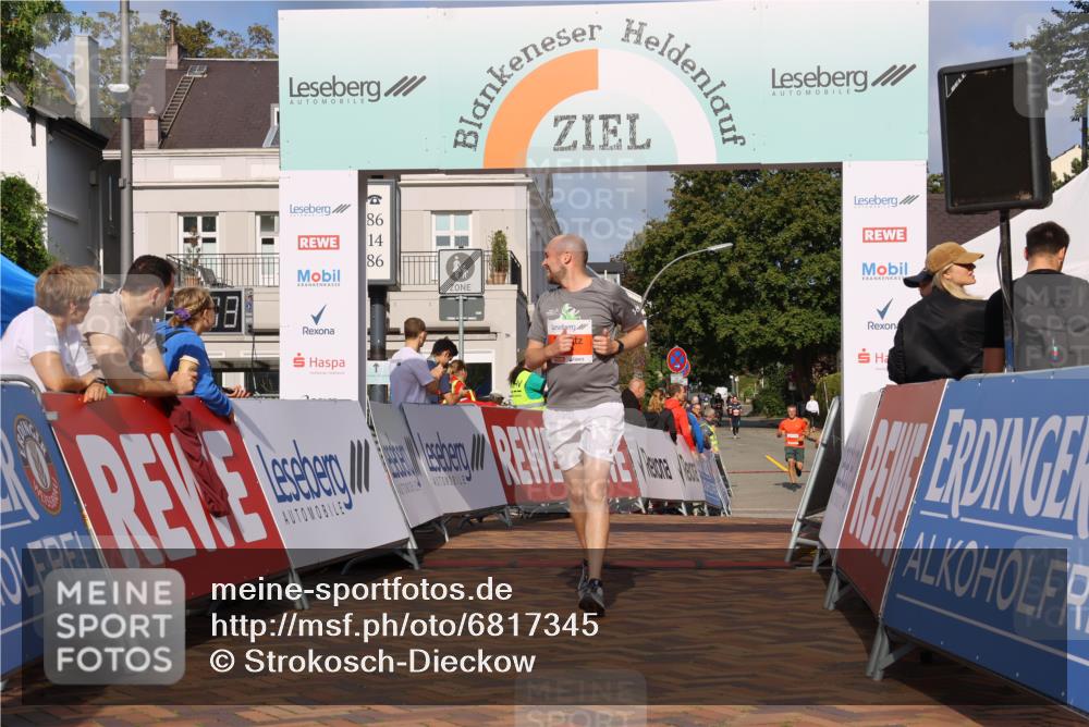 25.08.2024 - 20. Blankeneser Heldenlauf Strokosch-Dieckow http://msf.ph/oto/6817345 25.08.2024 09:41:46 Ziel 105, 148 meine-sportfotos.de